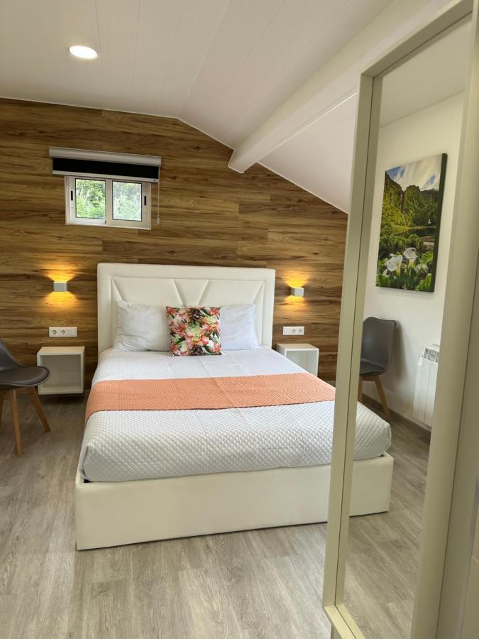 Paradise Apartments III Санта Круз да Флорес Екстериор снимка