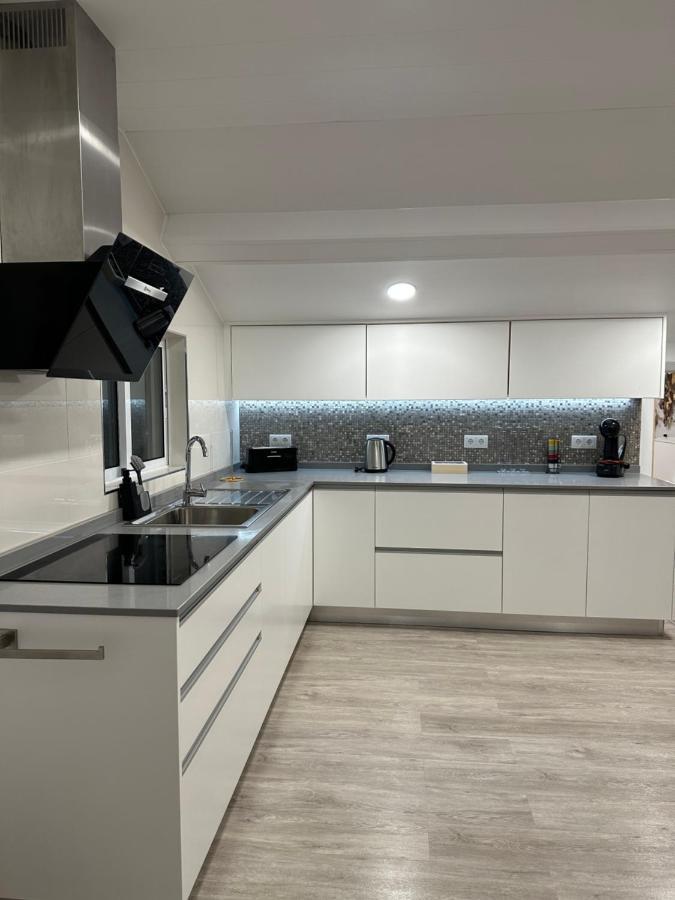 Paradise Apartments III Санта Круз да Флорес Екстериор снимка